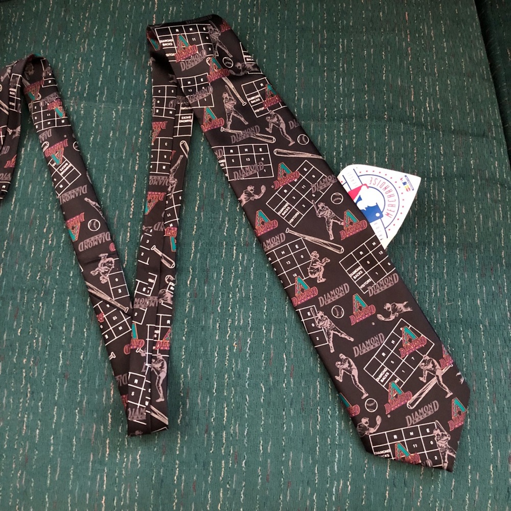 VINTAGE 2004 ARIZONA DIAMONDBACKS TIE
